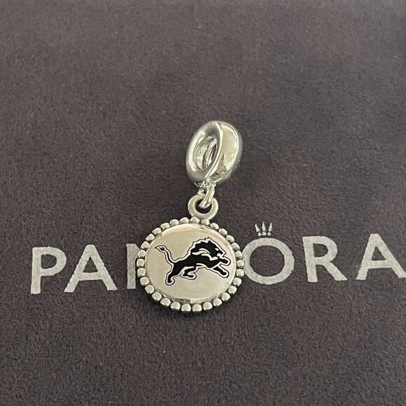 Pandora Detroit Lions Charm - Picture 1 of 4